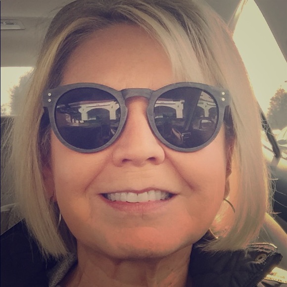 Meet your Posher, Jonnice - Picture 1 of 1